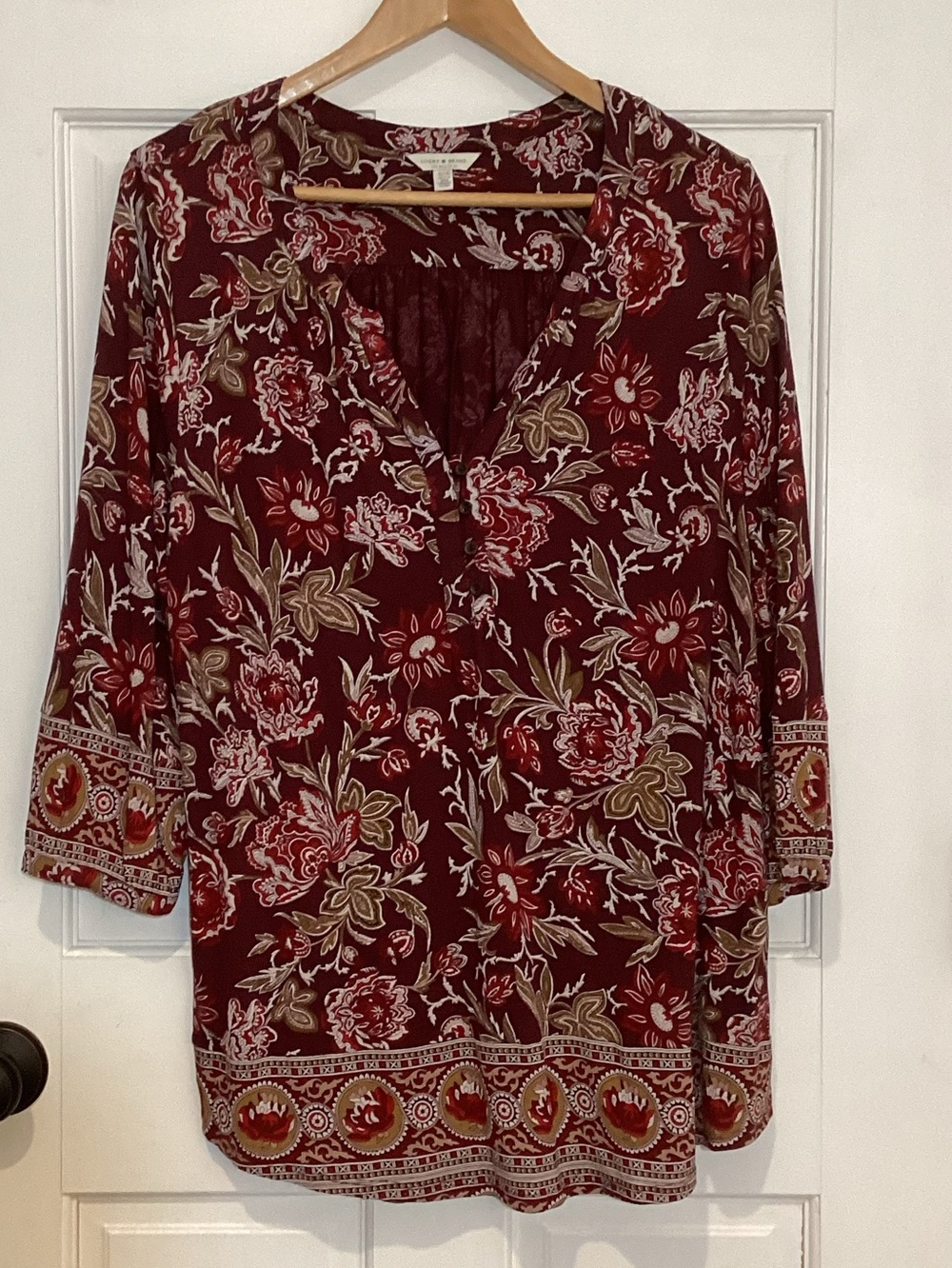 Lucky Floral Split-Neck Tunic Top in Burgundy 1X lightweight 3/4 sleeve